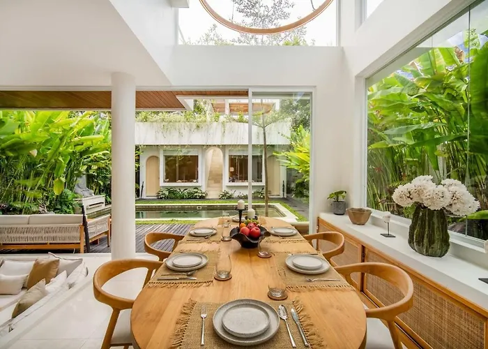 Kalma Stylish 3br In Heart The Of Villa