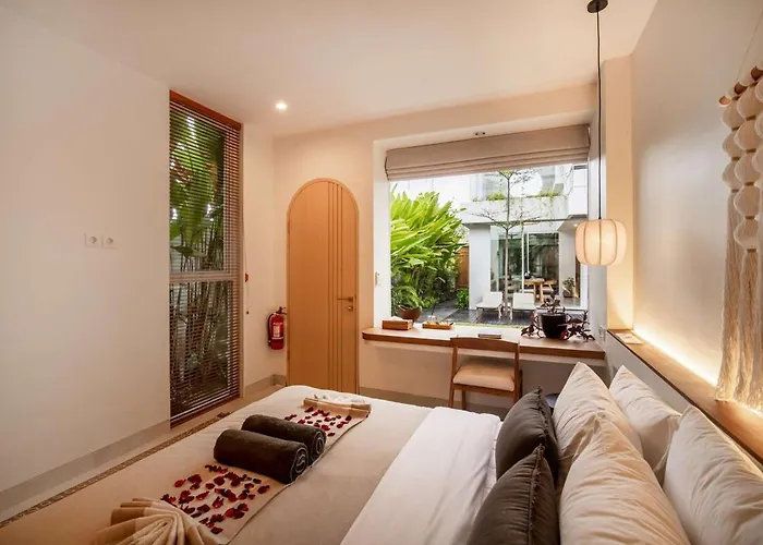 Kalma Stylish 3br In Heart The Of Villa