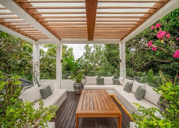 Kalma Stylish 3br In Heart The Of Villa