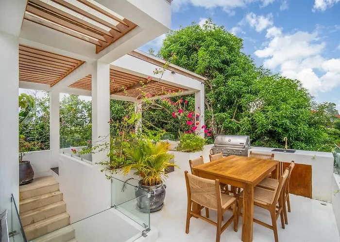 Kalma Stylish 3br In Heart The Of Villa Jimbaran