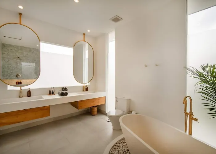 Kalma Stylish 3br In Heart The Of Villa Jimbaran